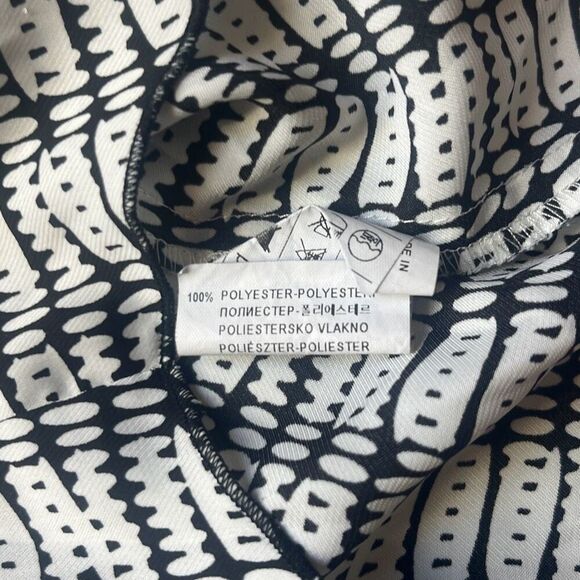 Benetton Black White Geometric Abstract Print Flowy Top XS Workwear Office Work - Picture 5 of 7